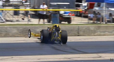 Video: Scary Nitro Nostalgia Front Engine Dragster Crash - Dragzine