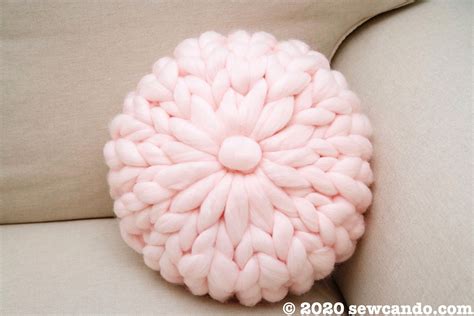 Sew Can Do: Easy Project Love: Hand Knit Round Pouf Pillow