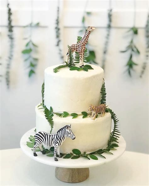 √ Jungle Themed Baby Shower Cakes