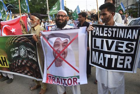 Thousands of Pakistanis protest UAE-Israel deal | Daily Sabah