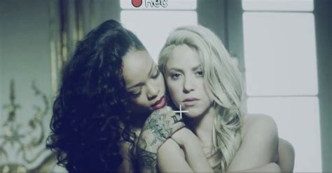 shakira-feat-rihanna-cant-remember-to-forget-you-21 | GotCeleb