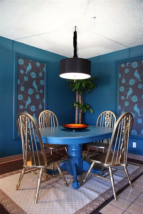 27 Splendid Wallpaper Decorating Ideas for the Dining Room