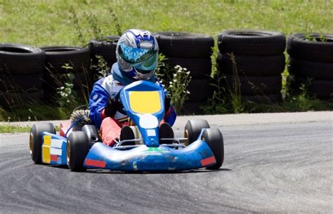 Best Karting Helmets | Top 8 Reviwed | Ultimate Guide For 2022 - OutdoorMo