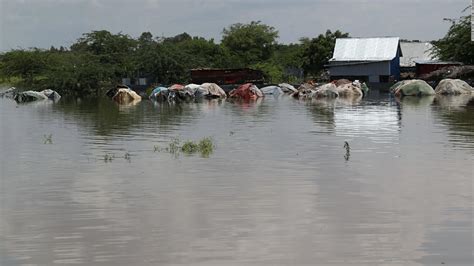 Somalia floods: Homes submerged under water and 100,000 children displaced - CNN