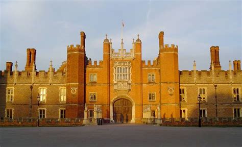 Palace of Henry VIII - Hampton Court | King henry viii, Hampton court, Hampton court palace