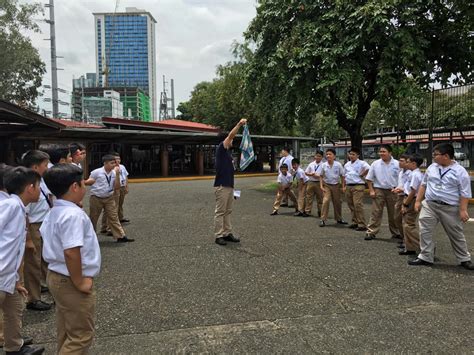 Isa sa maraming gawain ng... - Ateneo de Manila Grade School