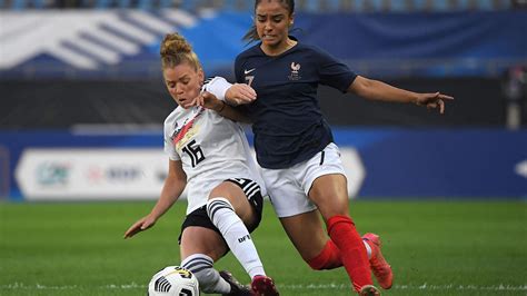 TRANSFERTS - Sakina Karchaoui quitte Lyon pour le PSG - Eurosport