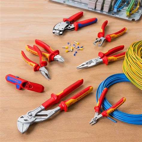 Pliers for electrical work from KNIPEX - Where good