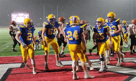 Marion Local football keeps rolling with 35-3 win over Versailles in regional semifinal ...