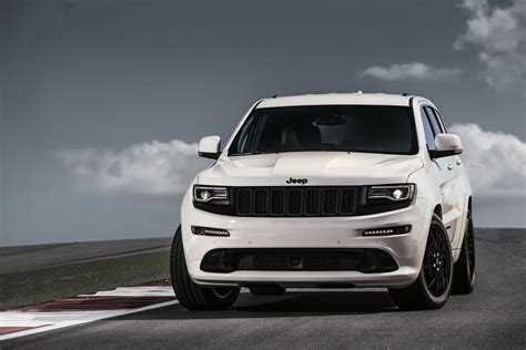 Jeep Grand Cherokee Lineup Grows With SRT Night Edition In the United Kingdom - autoevolution