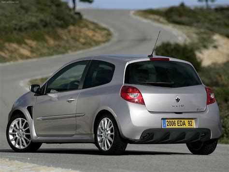 Renault Clio Sport photos - PhotoGallery with 24 pics| CarsBase.com