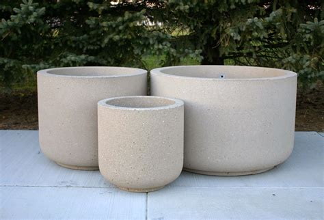 Doty&Sons Concrete Products: Large Round Concrete Planters