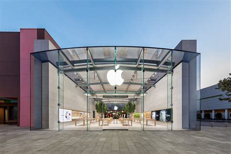 Apple Highland Village Store - MacTrast