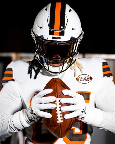 Cleveland Browns Unveil White Helmets - Cleveland Sports Talk