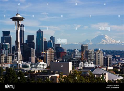 View on Seattle skyline and Mount Rainier from Kerry Park. Seattle ...