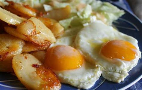 Fried potatoes and eggs - Online Jigsaw Puzzles