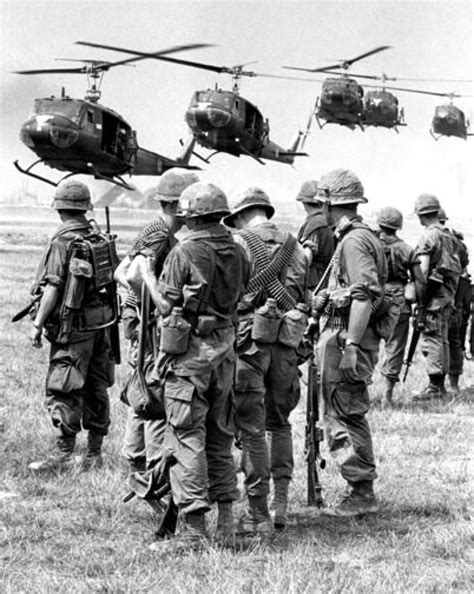 .: US Troops From Vietnam Plays Motown On Jukebox