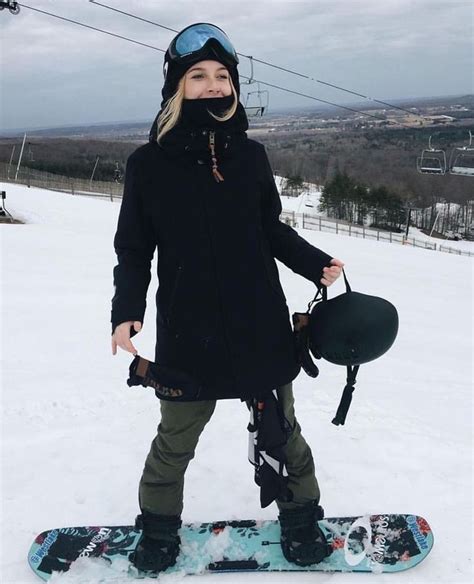 43 Outstanding Snowboard Fashion Outfits Ideas For Women | Snowboarding ...