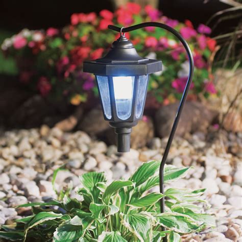 How To Charge Garden Solar Lights - Decorative outdoor solar lights - 10 reasons to install ...