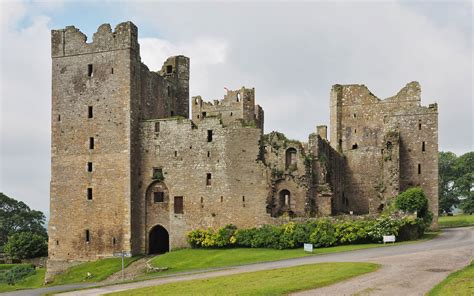 Visit |Bolton Castle: A Family Home Built Within the Walls of a Fortress | Historic Houses