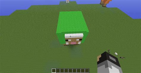 Green sheep statue Minecraft Map