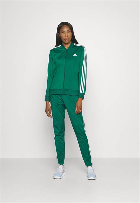 adidas Sportswear ESSENTIALS 3-STRIPES - Verryttelypuku - collegiate green white/vaaleanvihreä ...