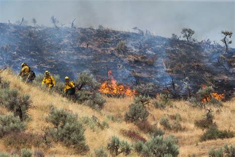 Eastern Washington wildfires prompt urgent evacuations | The Seattle Times