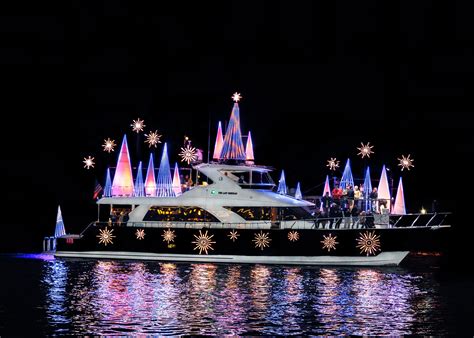 Dec 14 | Christmas Boat Parade Opening Night & Fireworks 2022: Newport ...