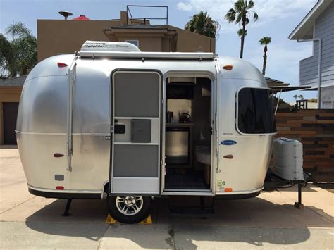 This Is One Of The Tiniest Trailers Ever - But Inside, It's A Fully ...