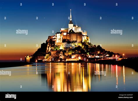 France, Normandy: Le Mont Saint Michel by night Stock Photo - Alamy