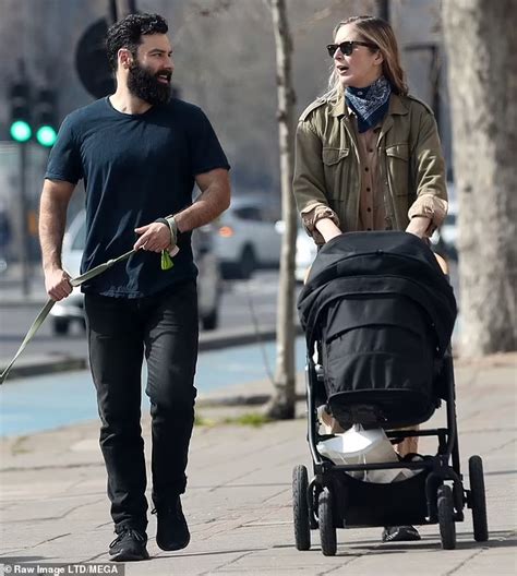 Aidan Turner steps out with wife Caitlin Fitzgerald - who pushes pram | Aidan turner, Fitzgerald ...