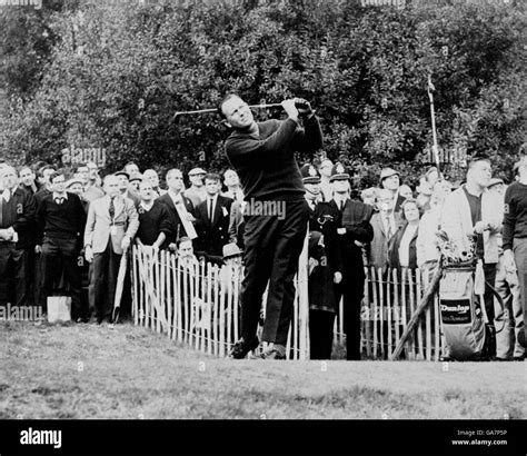 Billy casper tees off at the 17th hi-res stock photography and images - Alamy