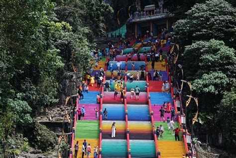 QuickCheck: Were the 272 steps going up Batu Caves originally made of wood? | The Star