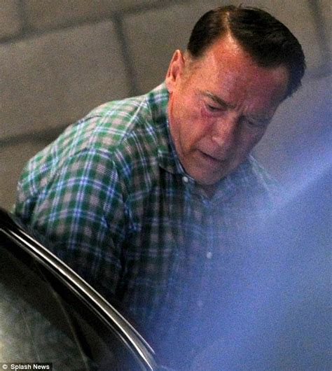 Arnold Schwarzenegger debuts peculiar 'bowl' haircut | Daily Mail Online