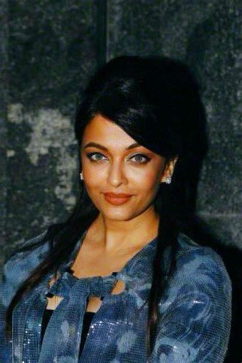 Aishwarya Rai Bachchan dazzles at the Giorgio Armani party- view pics! | Que guapo, Chicas