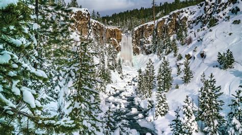 Snowy DIY Family Fun in Oregon - Travel Oregon