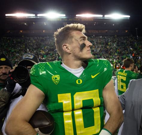 Ducks QB Bo Nix named Pac-12 Offensive Player of the Year, Heisman ...