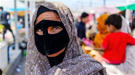 The mysterious masked women of Iran - BBC Travel