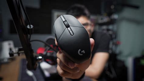 Logitech G303 Shroud Edition Review: Can I Actually Become Shroud? | Tech360.tv