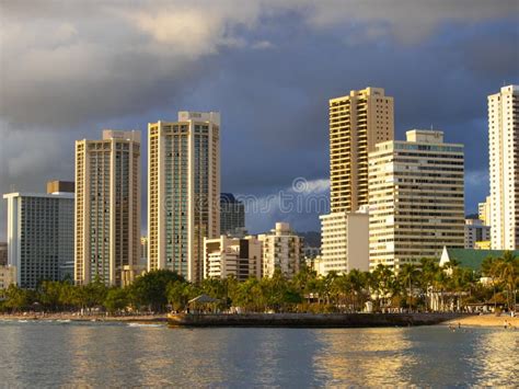 Hoteles En La Playa De Honolulu Hawaii Waikiki Imagen de archivo - Imagen de alto, honolulu ...