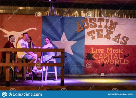 Austin Texas 6th Street Music Scene 7/19/19 - Bar Scene Editorial Photo - Image of couple, scene ...