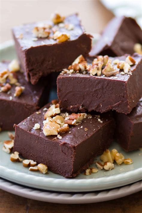 Easy Chocolate Fudge - Julie's Eats & Treats