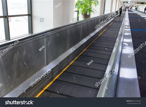 Signs On Escalator Warning Signs Escalator Stock Photo 641744365 ...