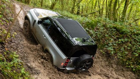 2021 Land Rover Defender 90 Off-Road Review - Automotive Daily