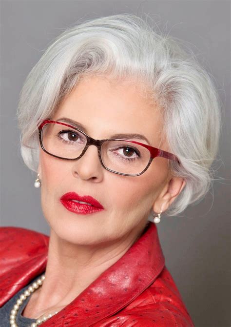 Pin by Chelin on Eyewear | Grey hair and glasses, Short grey hair, Hairstyles with glasses