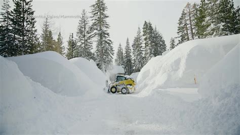 Mammoth Mountain gets second deepest snowfall in 10 years - YouTube