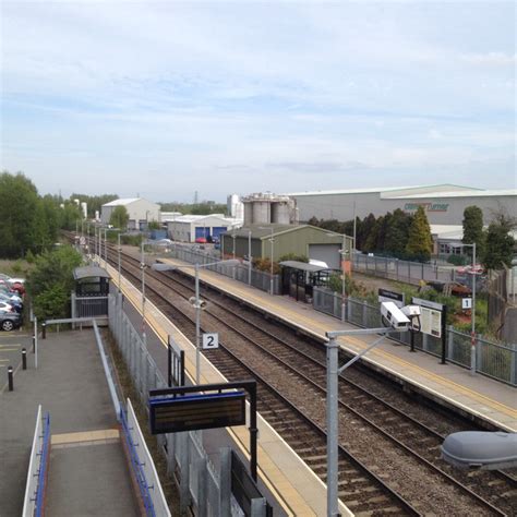 Looking east from Coleshill Parkway... © Robin Stott cc-by-sa/2.0 :: Geograph Britain and Ireland