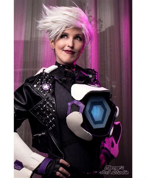 [found] calamity_jaye cosplaying Ultraviolet Tracer from the game Overwatch : r/cosplay