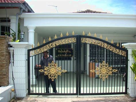 Modern House Gate Design / Modern Main Gate Design for HomeReal Estate ...