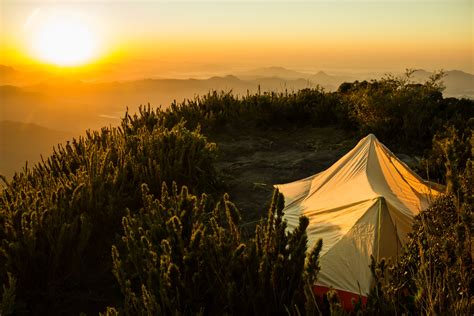 Top 11 best camping and glamping places in Canada | Skyscanner